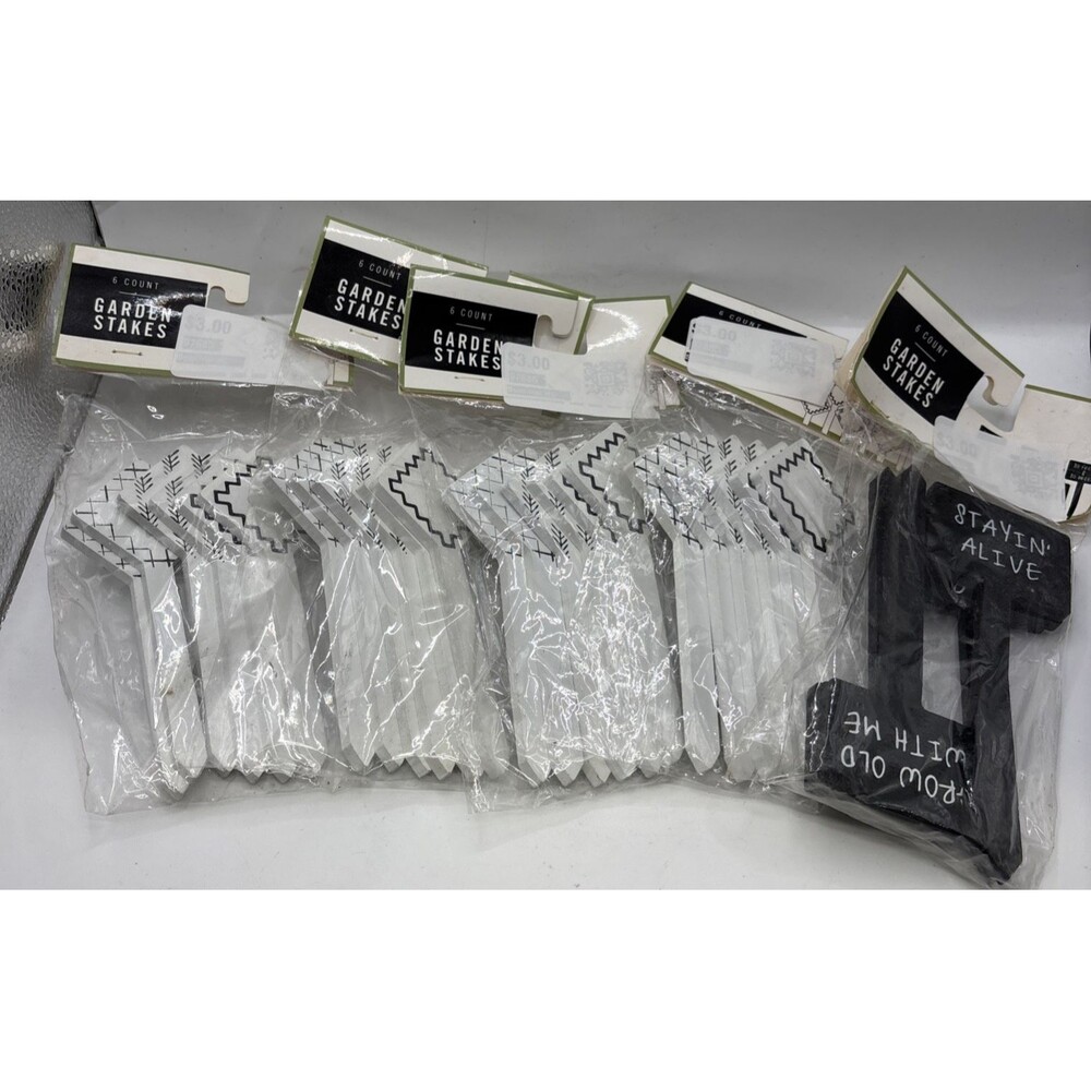 Horizon Garden Stakes Mini 6pk- Lot of 5, 4 White & 1 Black Packs New